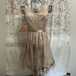 Gorgeous Tahari Arthur S Levine Size 8 Taupe Midi Mother Of Bride/Groom Dress